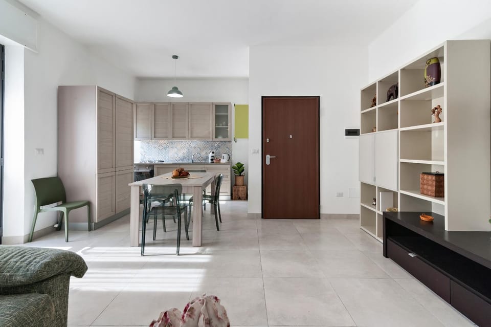 Kitchen or kitchenette, Living room, Dining area, pet friendly, stove, wardrobe