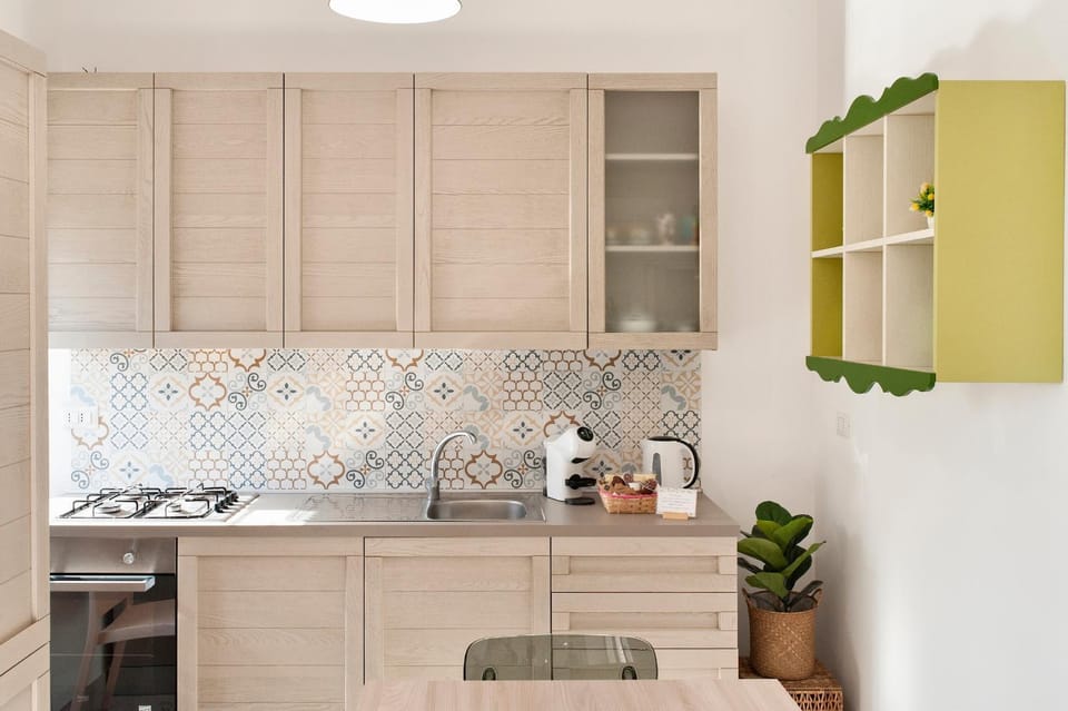 Coffee/tea facilities, Kitchen or kitchenette, pet friendly, stove