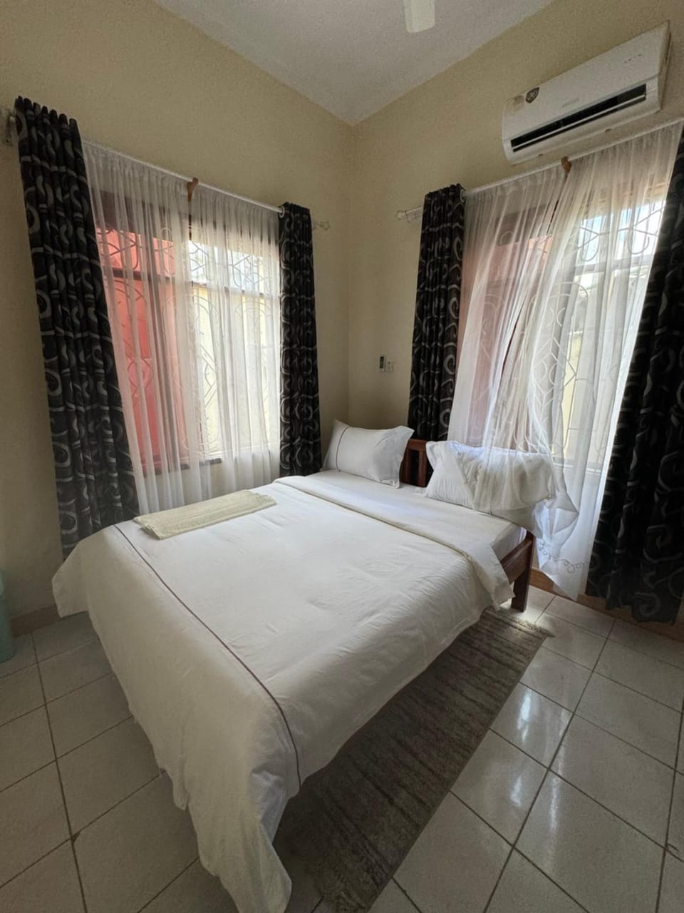 Bed, Bedroom, air conditioner