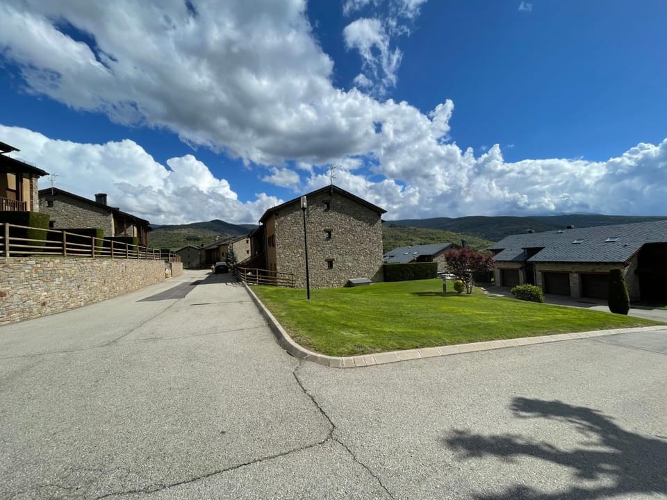 Property building, Area and facilities