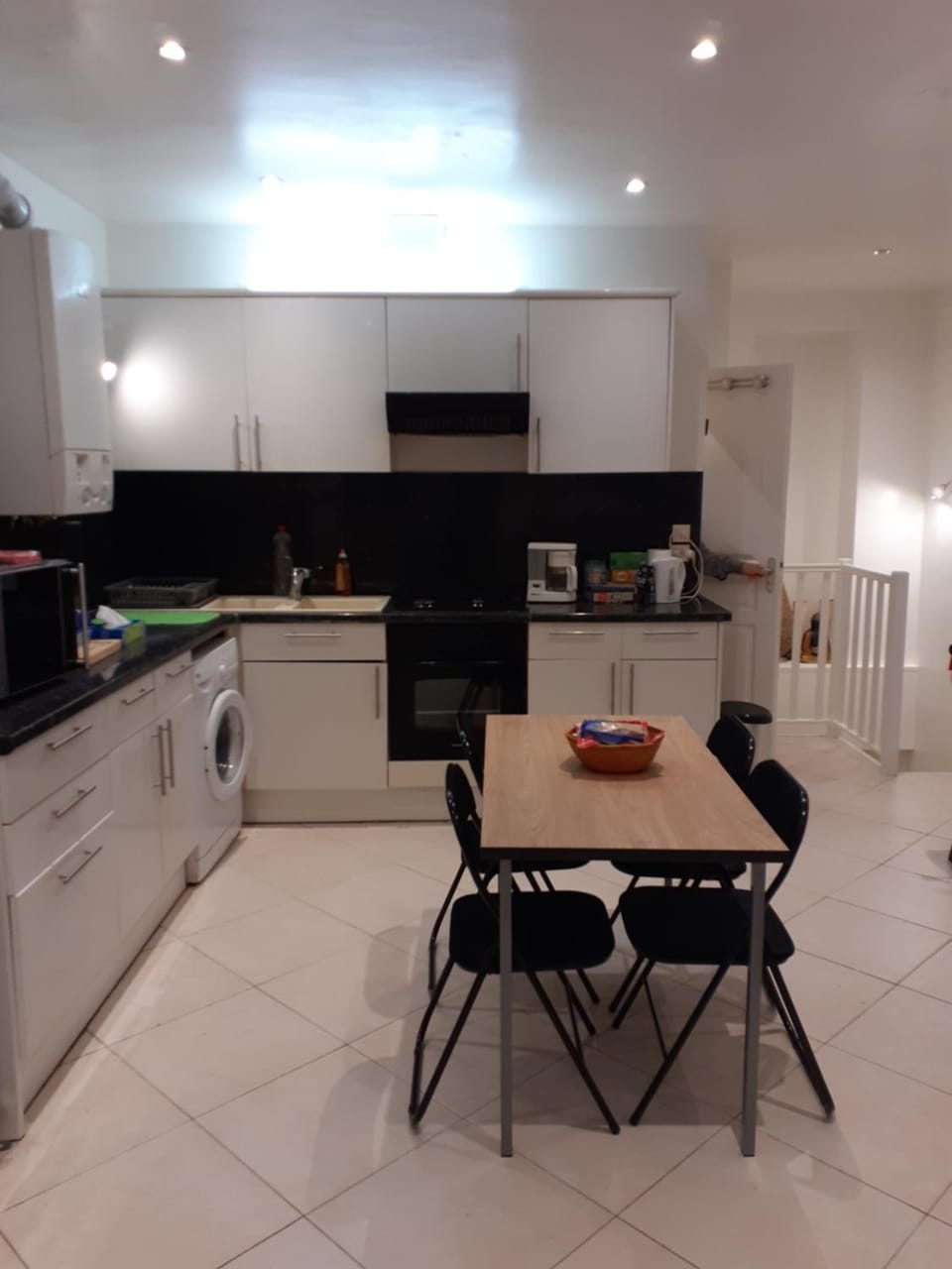 Dining area, minibar, oven, pet friendly, stove, toaster