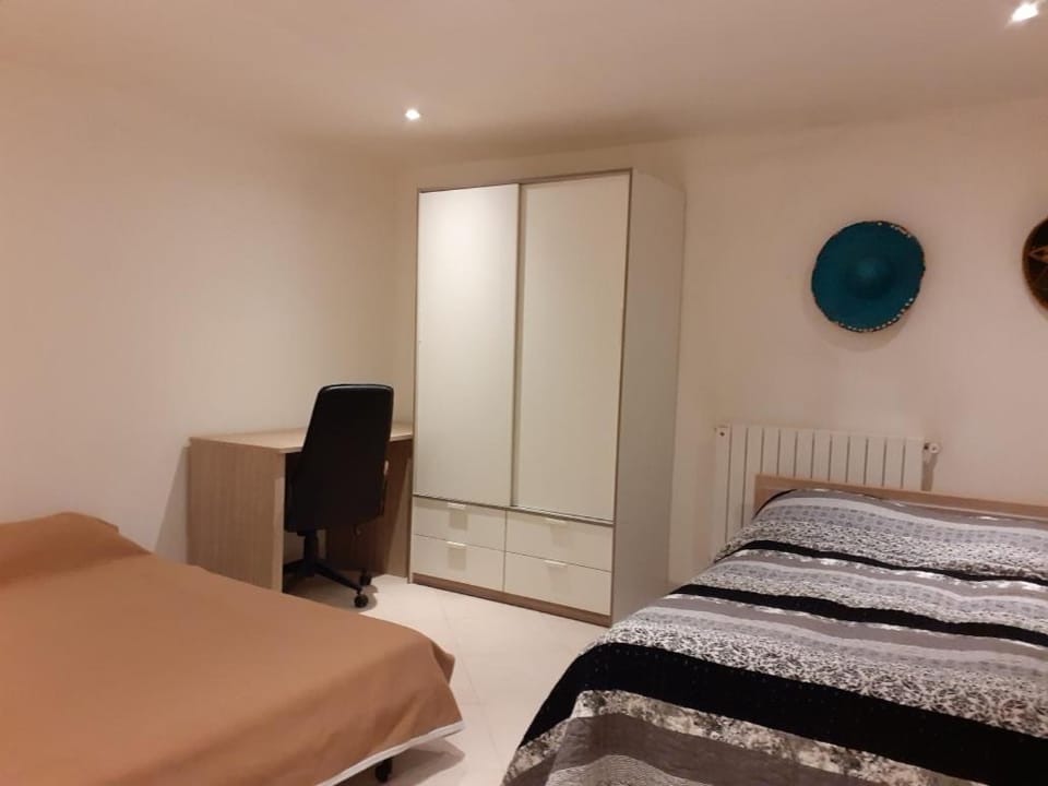 Photo of the whole room, wardrobe