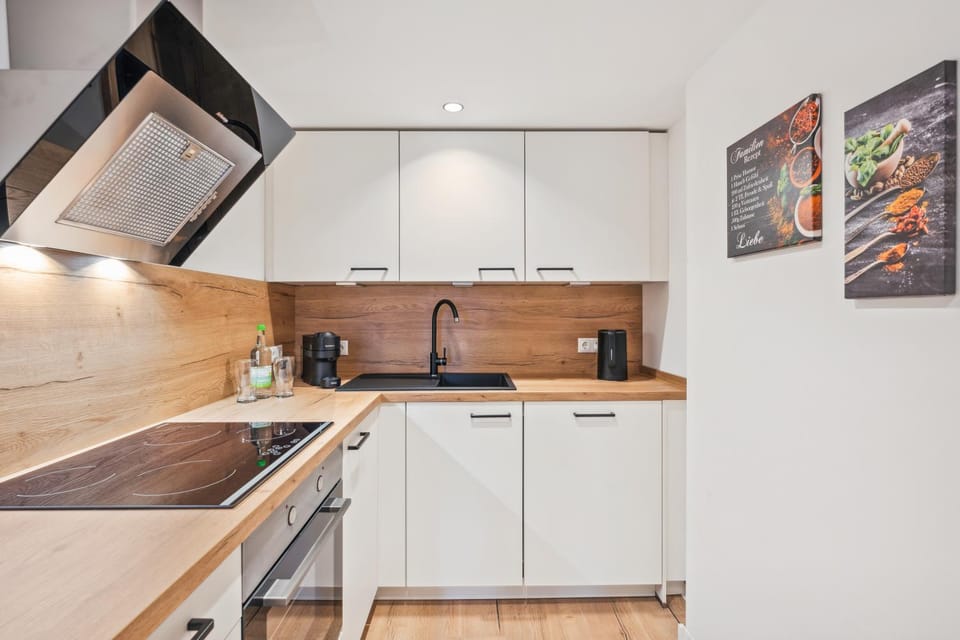Kitchen or kitchenette, dishwasher, oven, pet friendly, stove