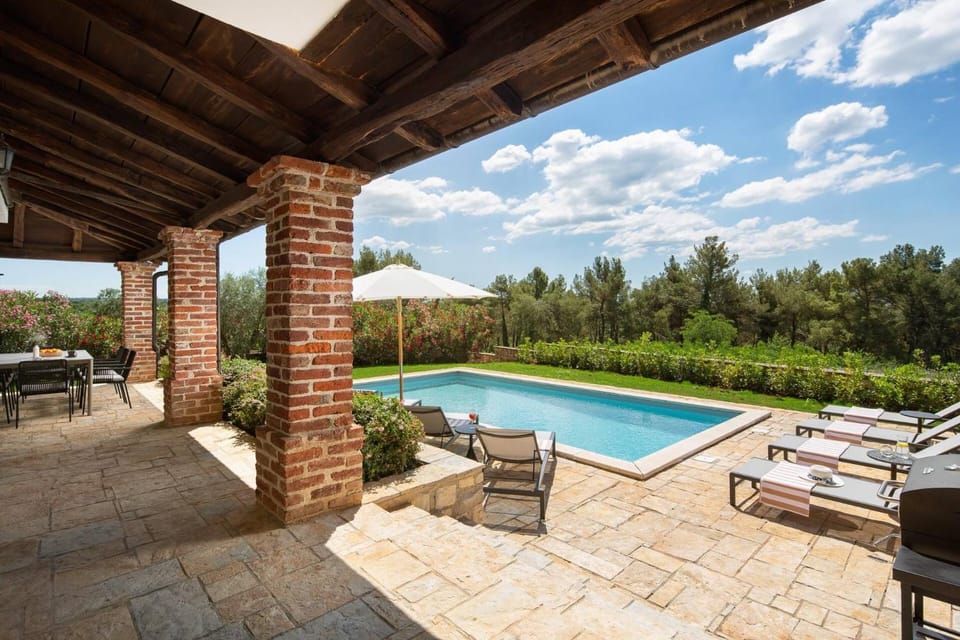 Rustic Villa Rorripa with a pool in Istria Villa in Istria County