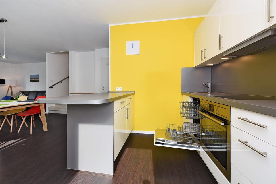 Kitchen or kitchenette, Dining area, dishwasher, minibar, pet friendly, stove, toaster