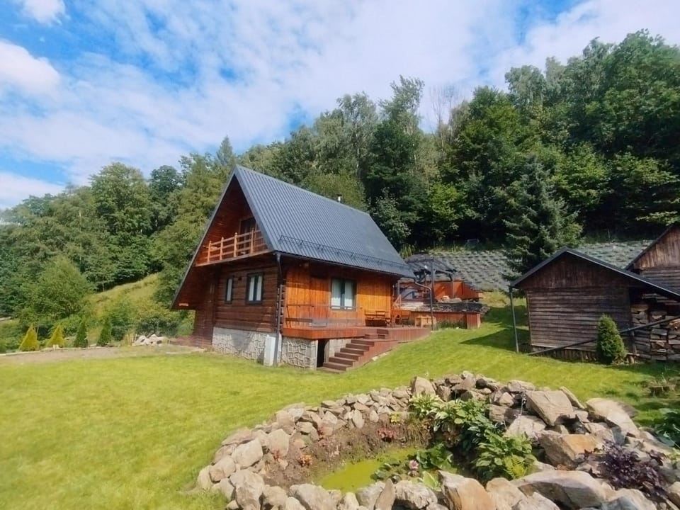 Property building, Spring, Day, Natural landscape, Garden view