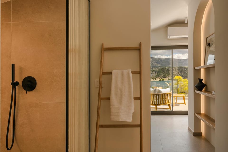 Veranda Suite Apartment in Argostolion