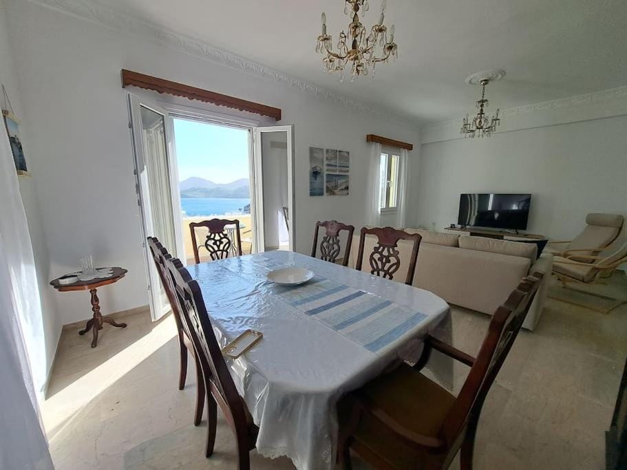 ENDLESS VIEWS PANTELI LEROS House in Decentralized Administration of the Aegean