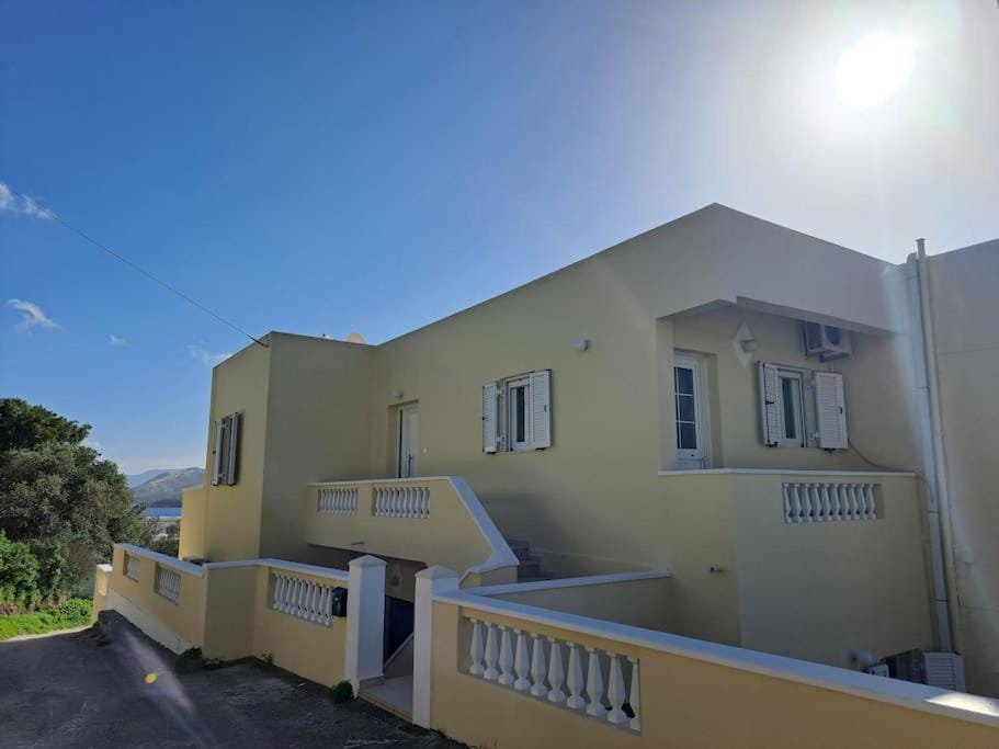 ENDLESS VIEWS PANTELI LEROS House in Decentralized Administration of the Aegean