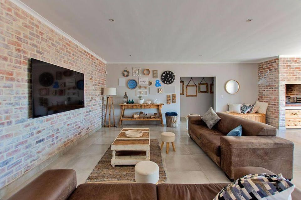 Modern Leisure, Langebaan House in Western Cape