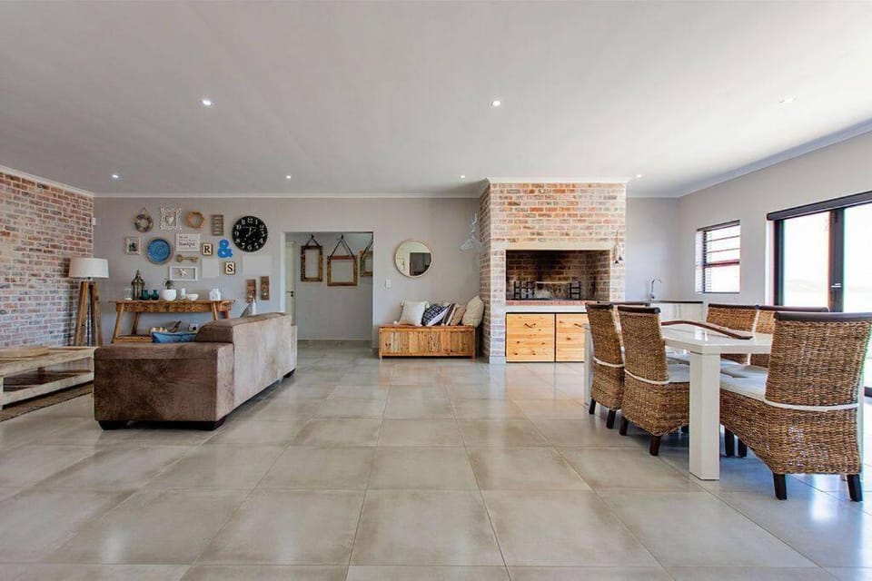 Modern Leisure, Langebaan House in Western Cape