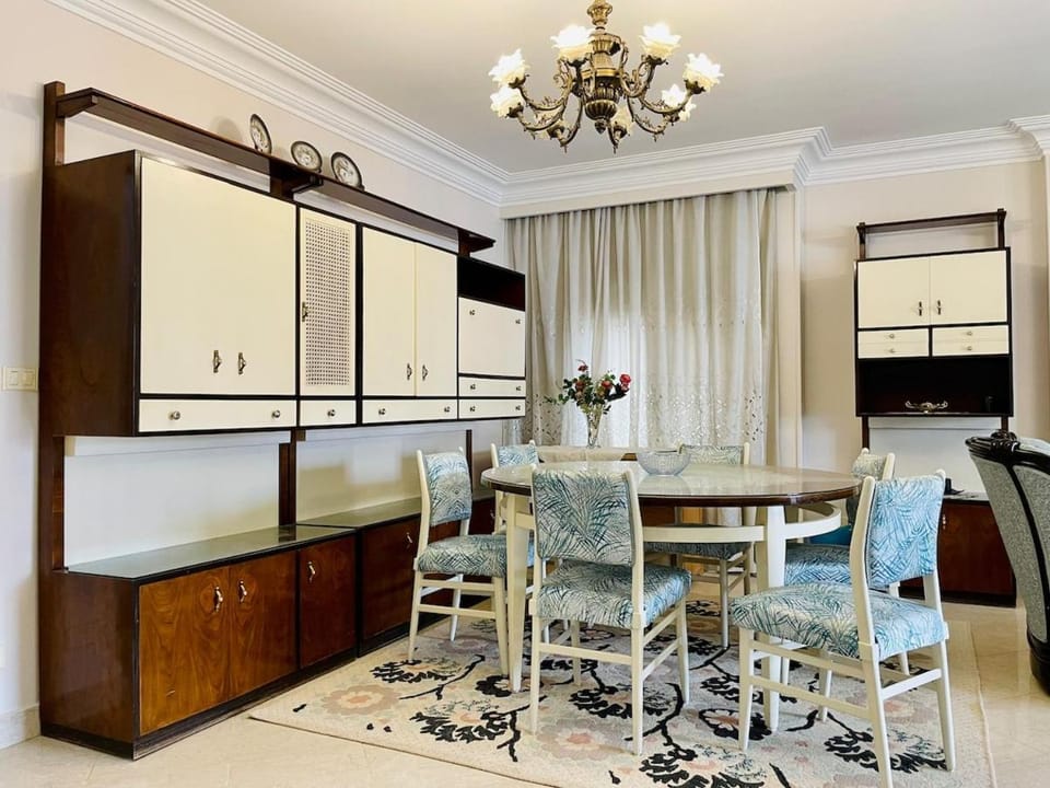 2BR Apartment with Private Garden in Downtown Rehab Near Malls Apartment in New Cairo City