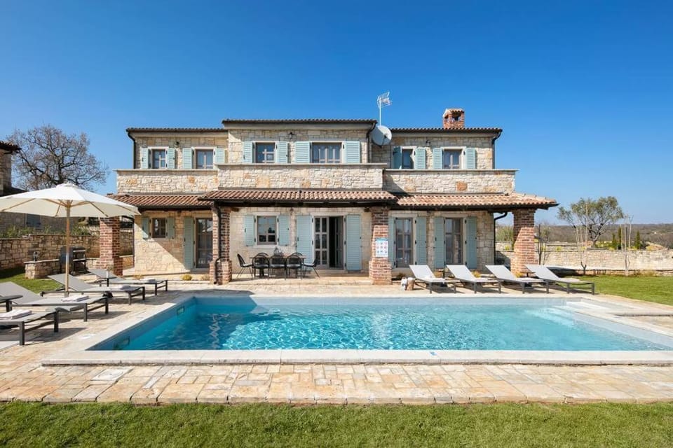 Rustic Villa Clematis with a pool in Istria Villa in Istria County