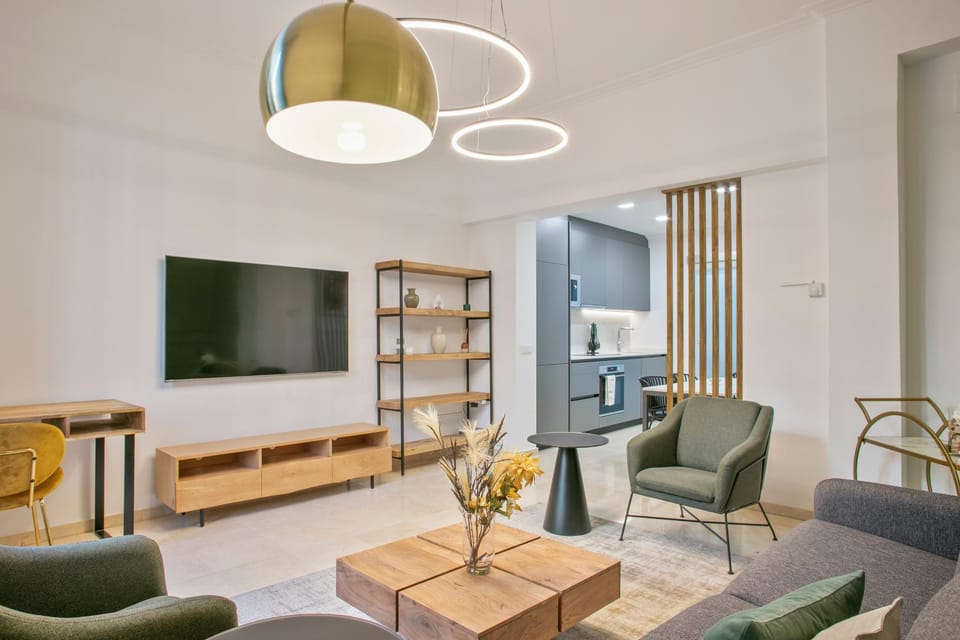 TV and multimedia, Kitchen or kitchenette, Living room, Seating area