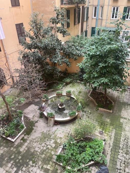 Cozy apartment near the Colosseum Apartment in Rome