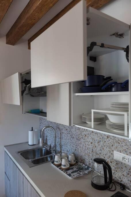 Aponalview apartment 027042-LOC-12481 Apartment in San Marco