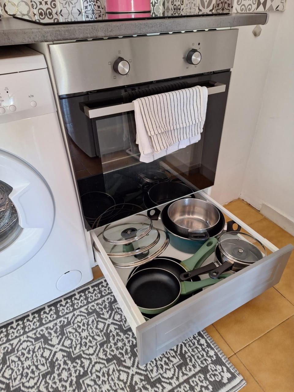 Kitchen or kitchenette, oven, stove