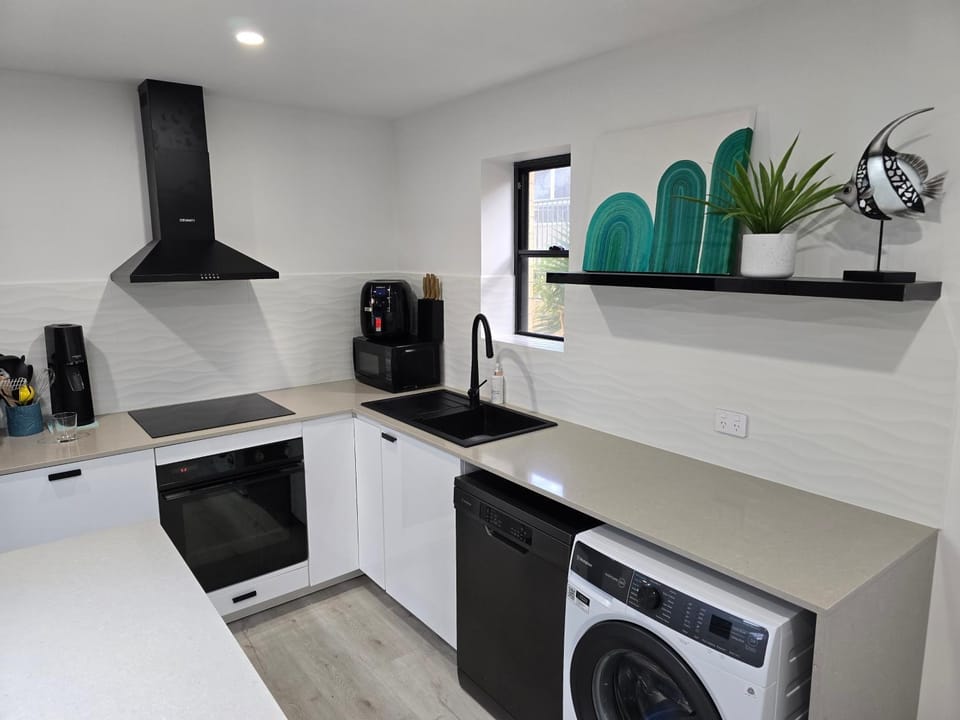 Spacious Beach Apartment Yeppoon - ARay at Cooee Bay - Apt B House in Yeppoon