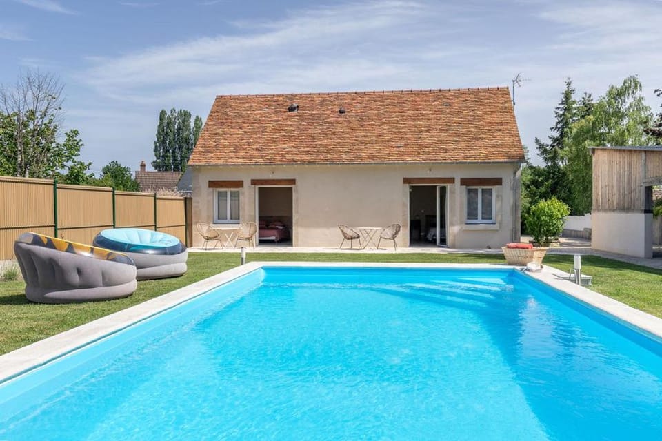 Patio, Garden, Swimming pool, sunbed