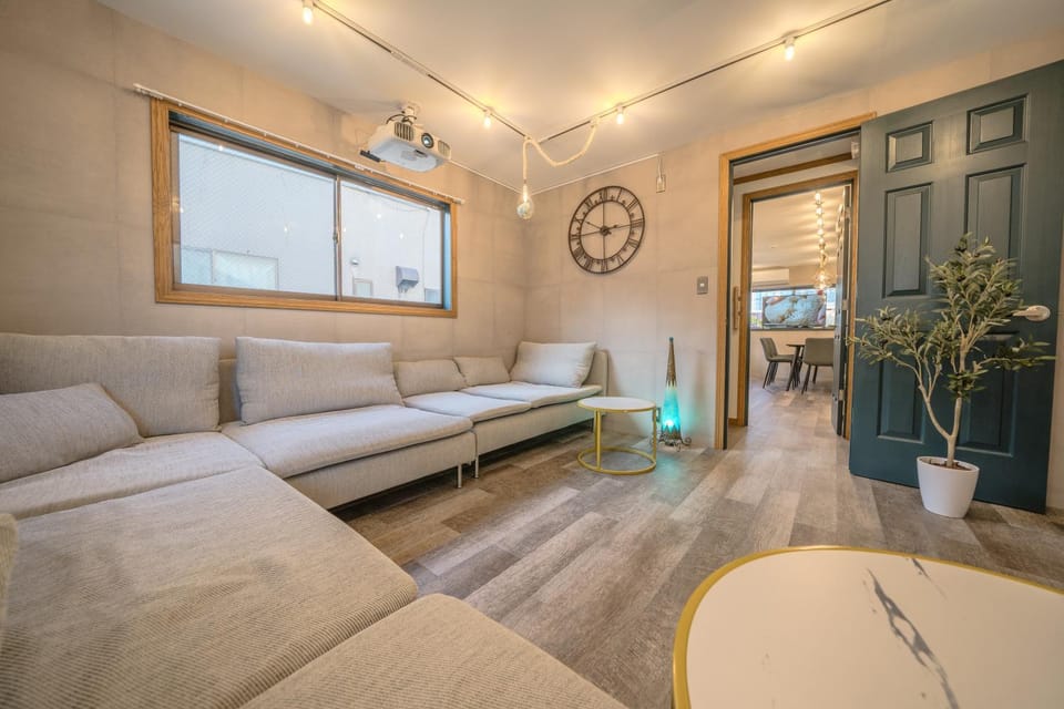 2 shower rooms #Shinjuku 5 min walk from station ,projector House in Shinjuku
