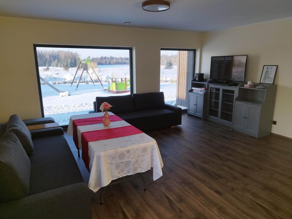 Communal lounge/ TV room