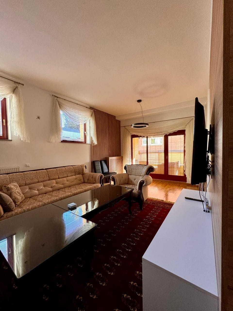 Communal lounge/ TV room, TV and multimedia, Living room, Photo of the whole room, Seating area, Evening entertainment
