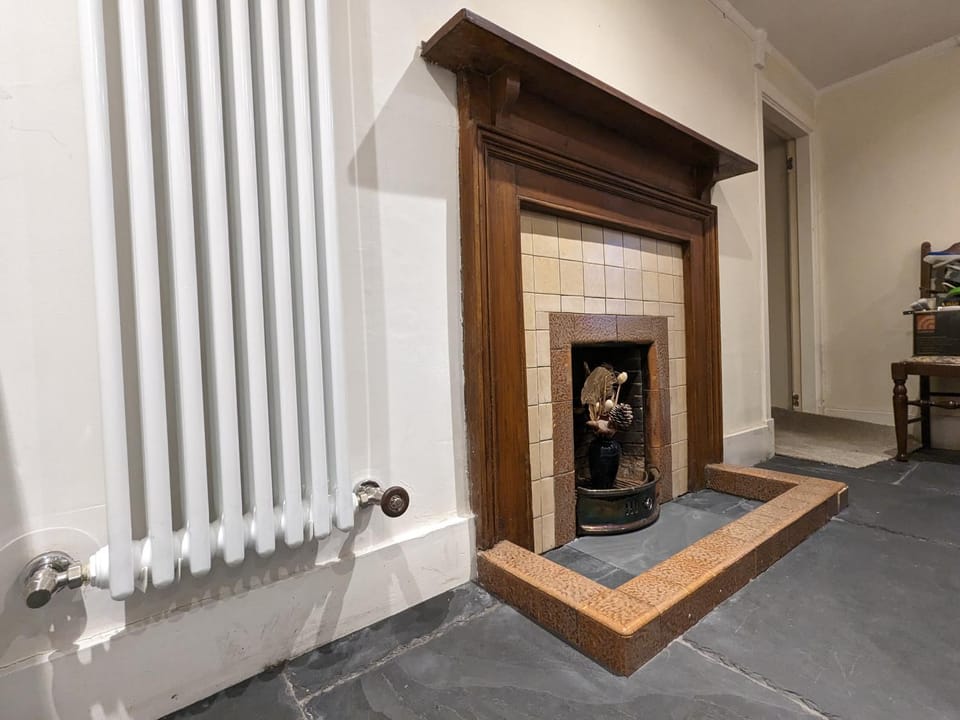 Kitchen or kitchenette, flat iron, internet, kitchen, kitchen