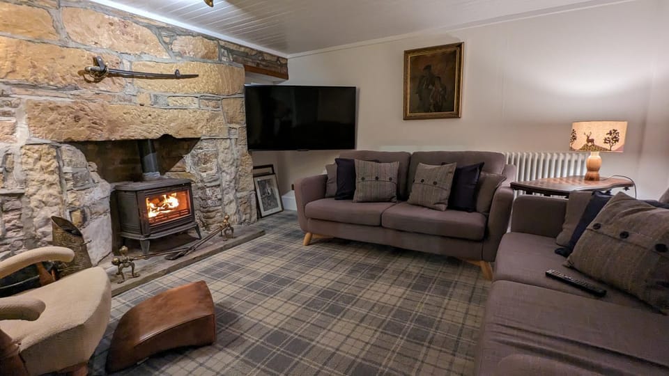 Communal lounge/ TV room, TV and multimedia, Living room, Seating area, Evening entertainment, flat iron