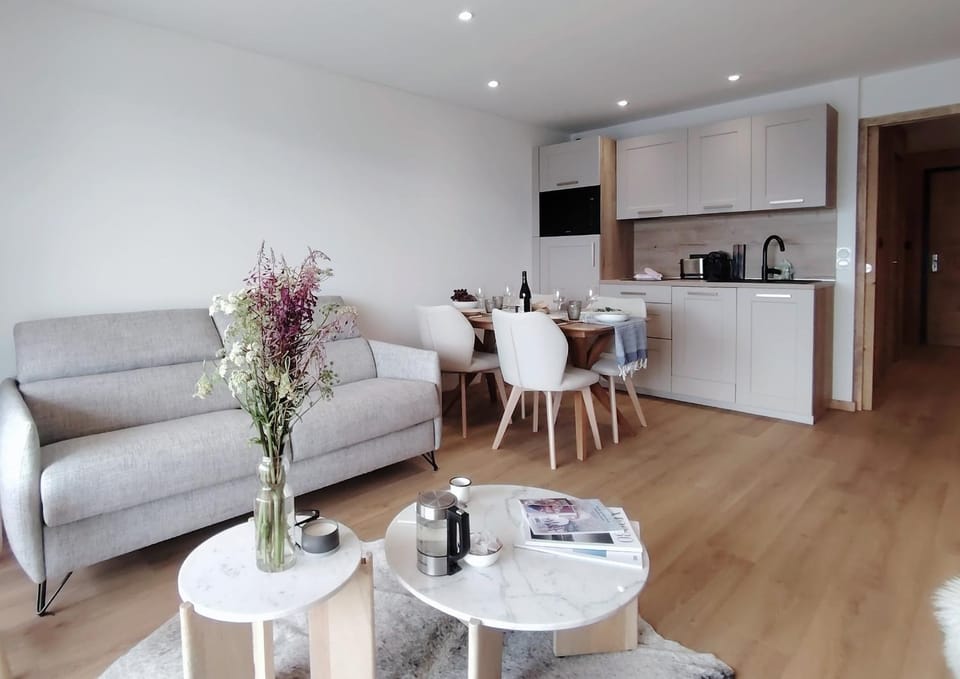 Kitchen or kitchenette, Living room