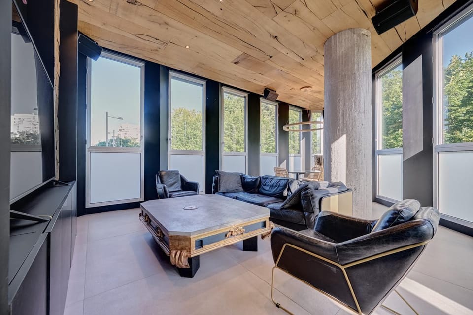 View (from property/room), Living room, Seating area