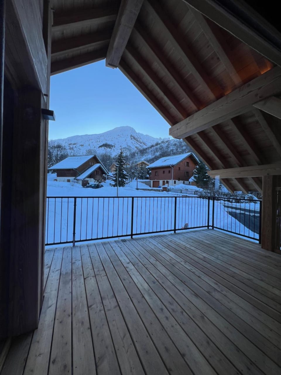 View (from property/room), Balcony/Terrace, Mountain view