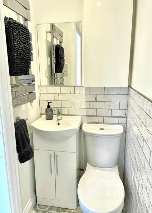 Toilet, Bathroom