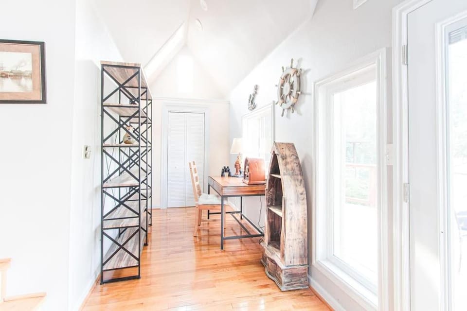 Living room, hair dresser