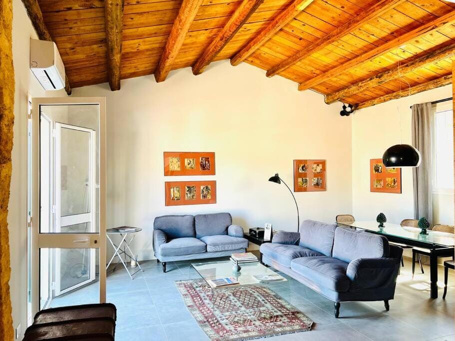 Loft Palermo Centro con terrazzo. Free parking House in Palermo