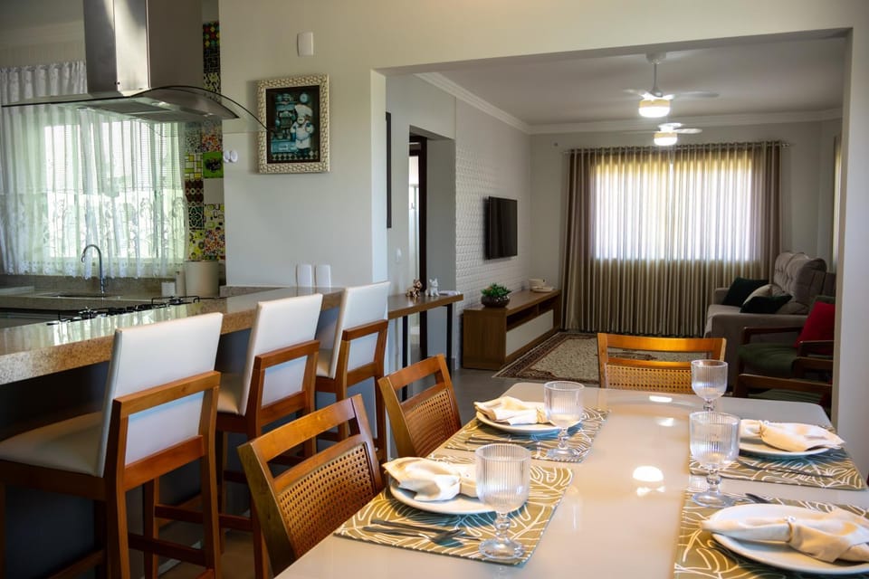 Seating area, Dining area
