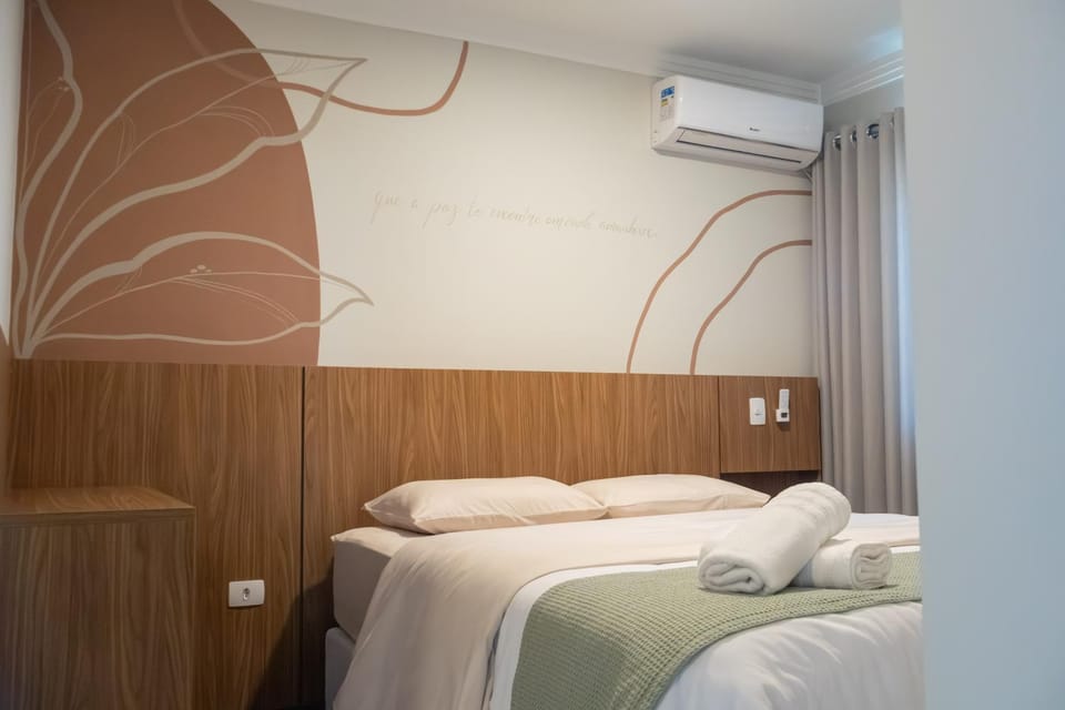Bedroom, air conditioner