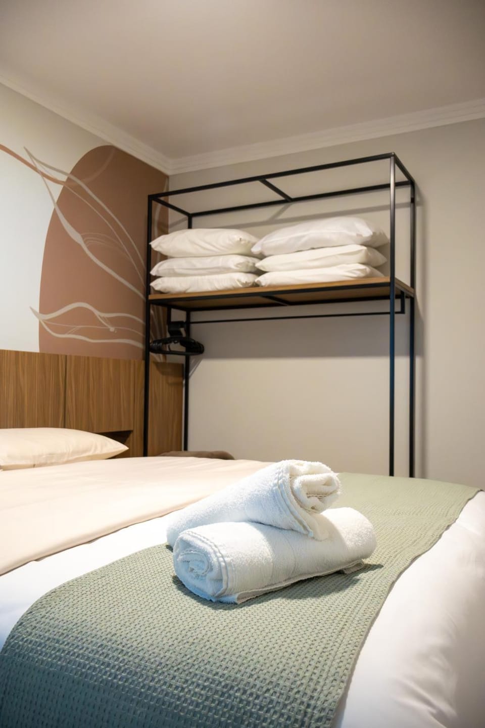 Bed, Photo of the whole room, Bedroom, towels