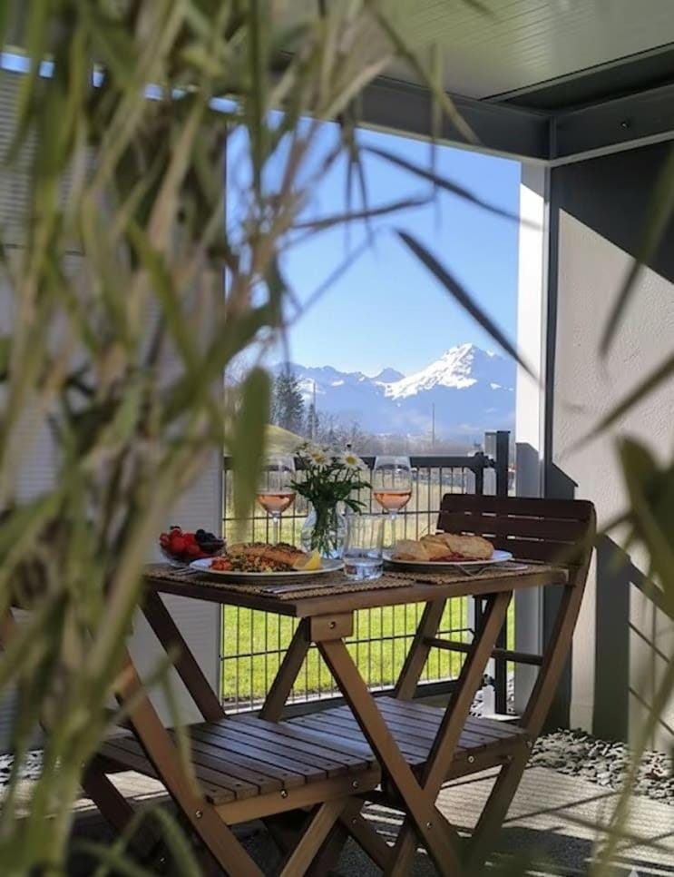 Studio en Gruyère - Grande terrasse privée 50m2 et Jaccuzi optionnel Bed and Breakfast in Fribourg, Switzerland