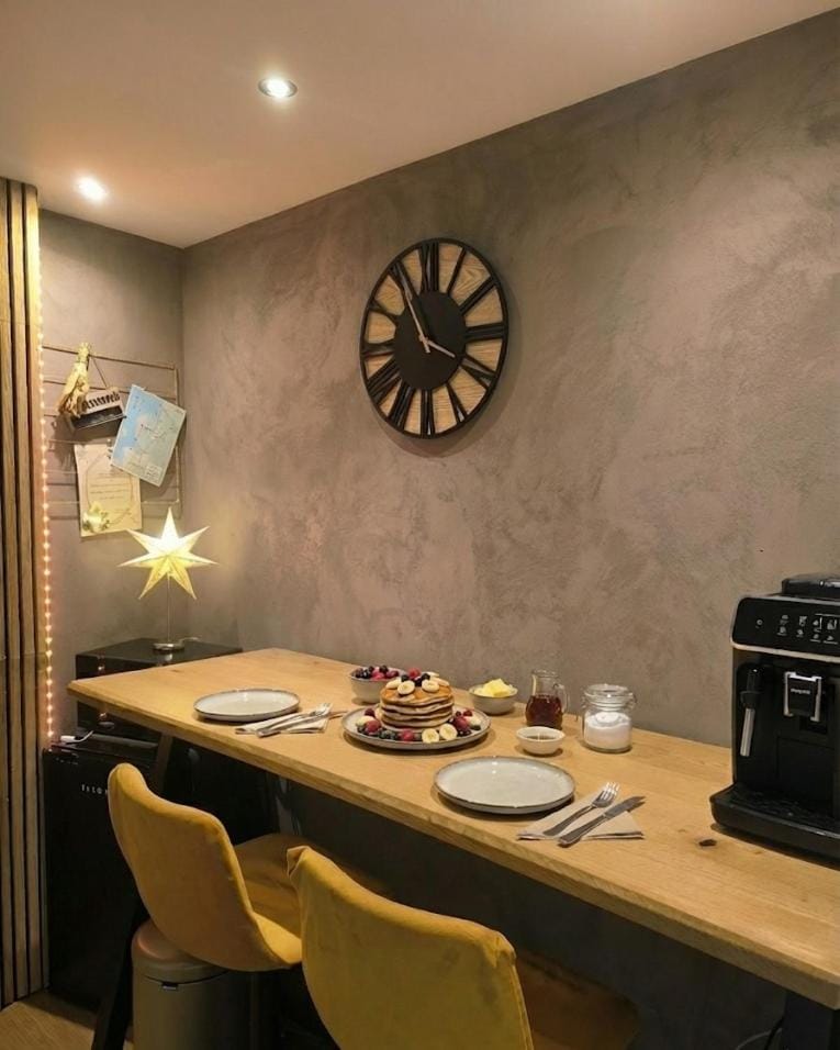 Studio en Gruyère - Grande terrasse privée 50m2 et Jaccuzi optionnel Bed and Breakfast in Fribourg, Switzerland