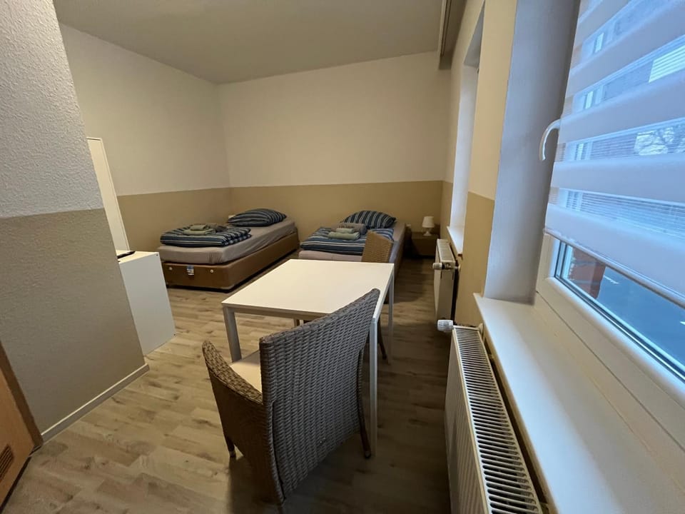 Doppelzimmer-Bad-Kühlschrank-Parkplatz-10 Hotel in Lower Saxony, Germany