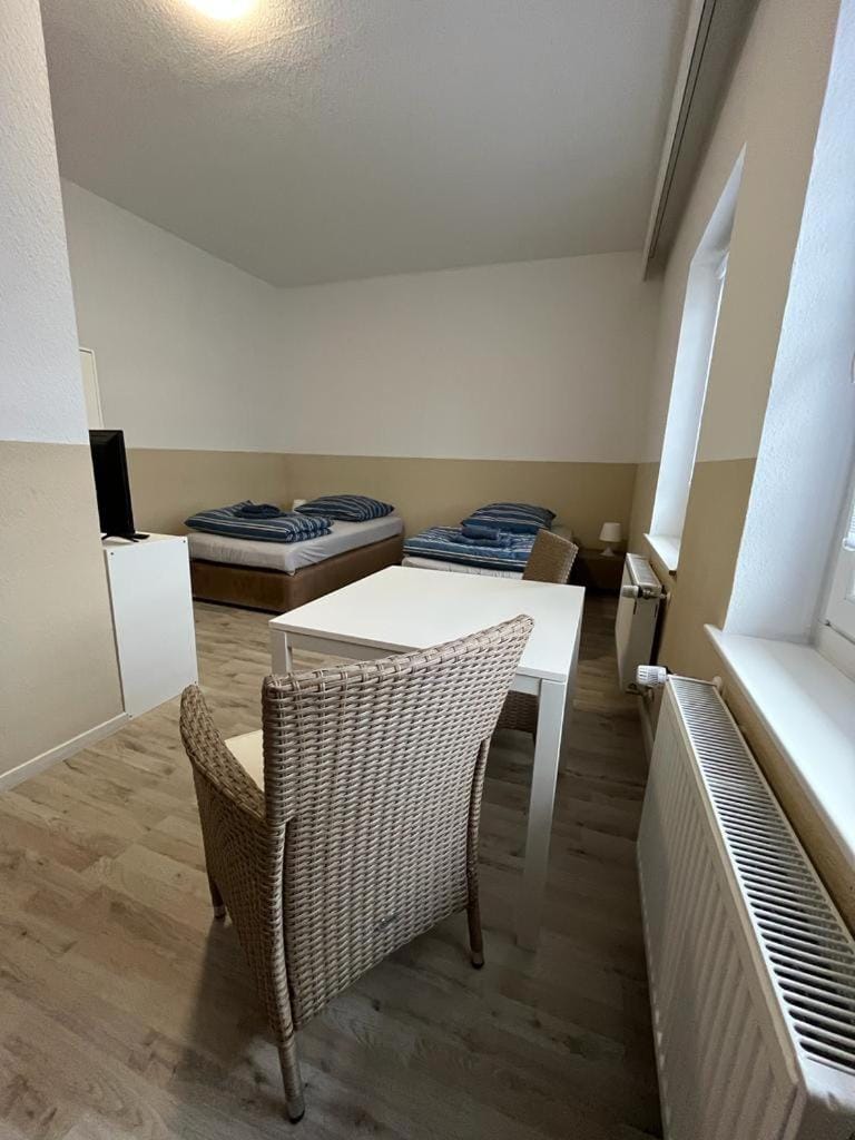 Doppelzimmer-Bad-Kühlschrank-Parkplatz-10 Hotel in Lower Saxony, Germany