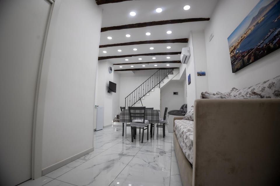 Royal Spaccanapoli Apartment in Naples