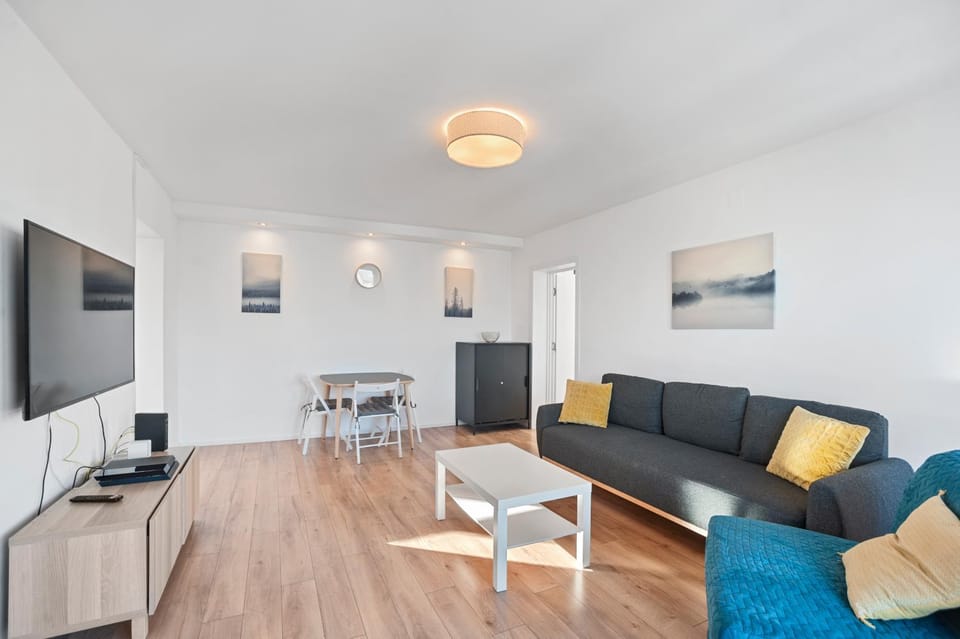 Children play ground, TV and multimedia, Balcony/Terrace, Living room, Dining area, City view