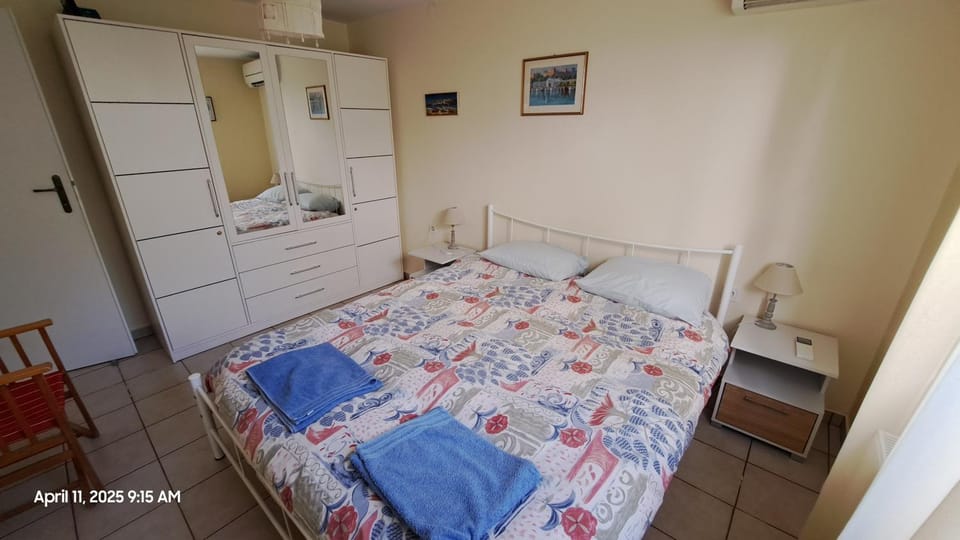 Small House with Garden Apartment in Central Athens Regional Unit, Greece