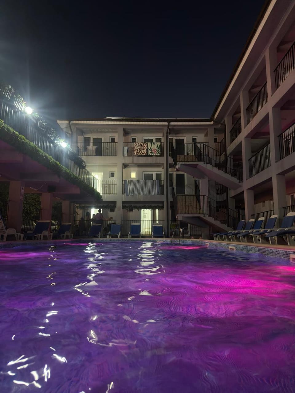 Night, Pool view