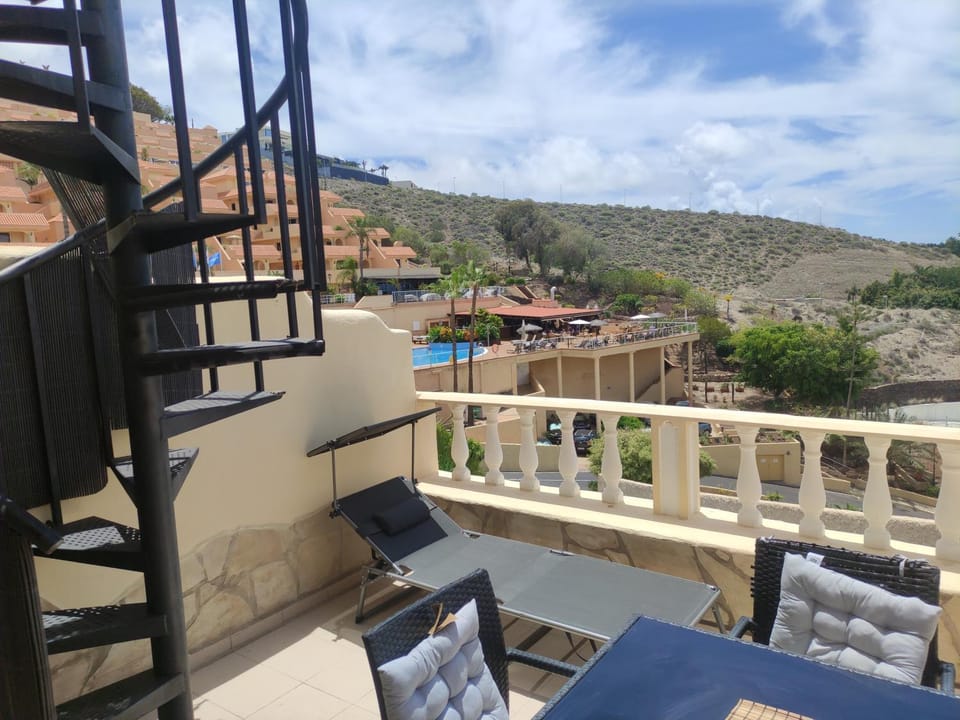 Balcony/Terrace, sunbed
