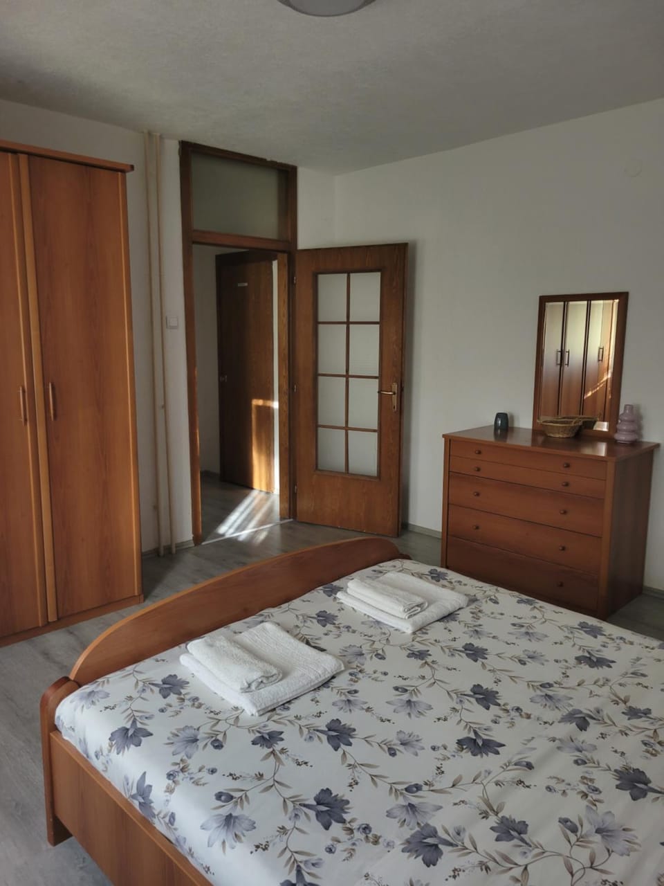 Bed, Photo of the whole room, Bedroom, towels, wardrobe