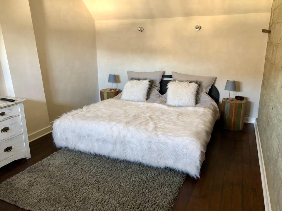 Bed, Bedroom