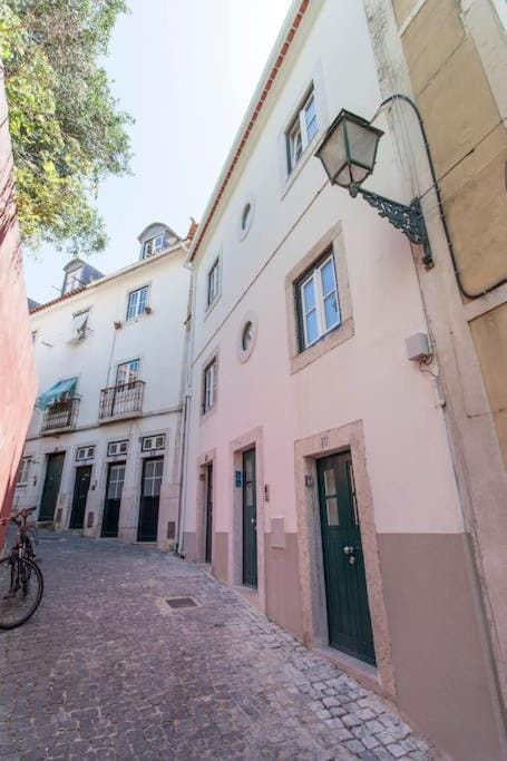 ´Sao Vicente III´- Eco-studio, french balcony&view Apartment in Lisbon