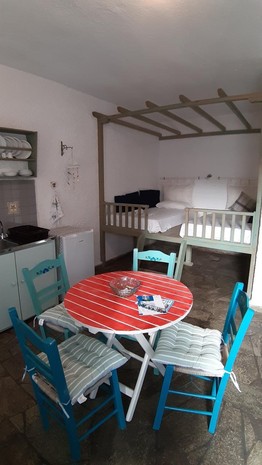 Mantos rooms 1 Apartment hotel in Sporades, Greece